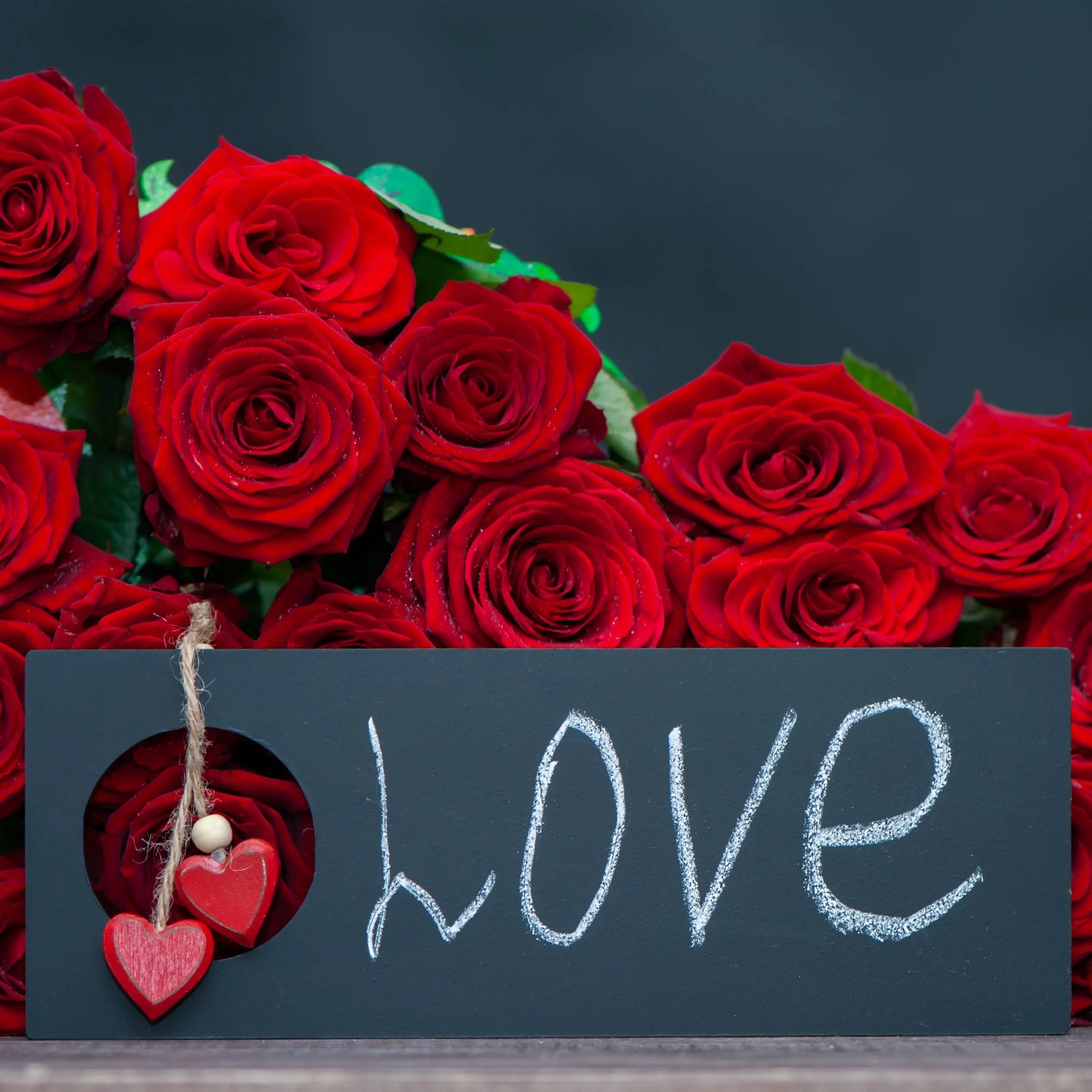Date Night Roses: A Buyer's Guide - Roses Everywhere